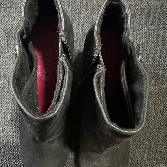 Girls size 4 Blowfish Booties - Picture 7 of 9